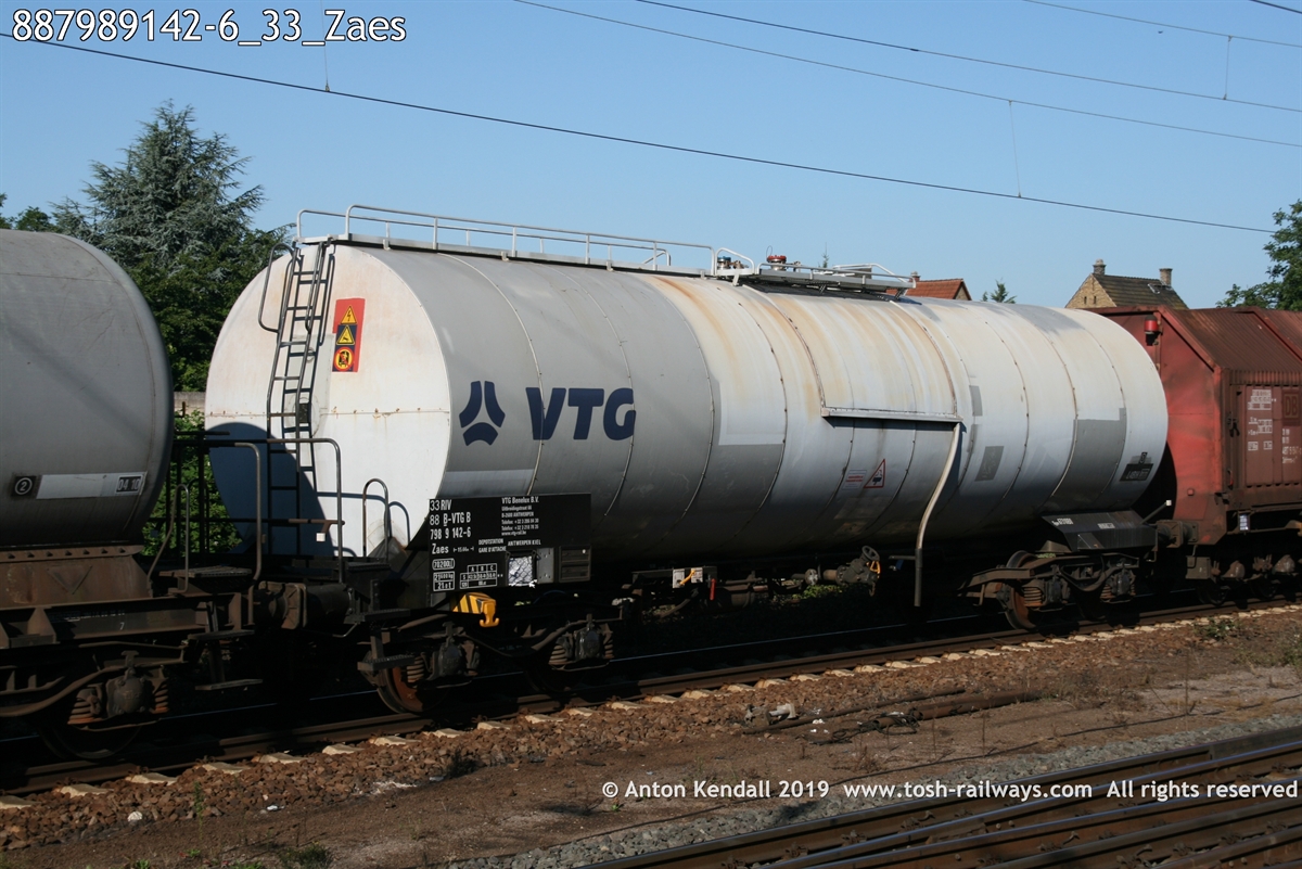 887989142-6_33_Zaes.jpg